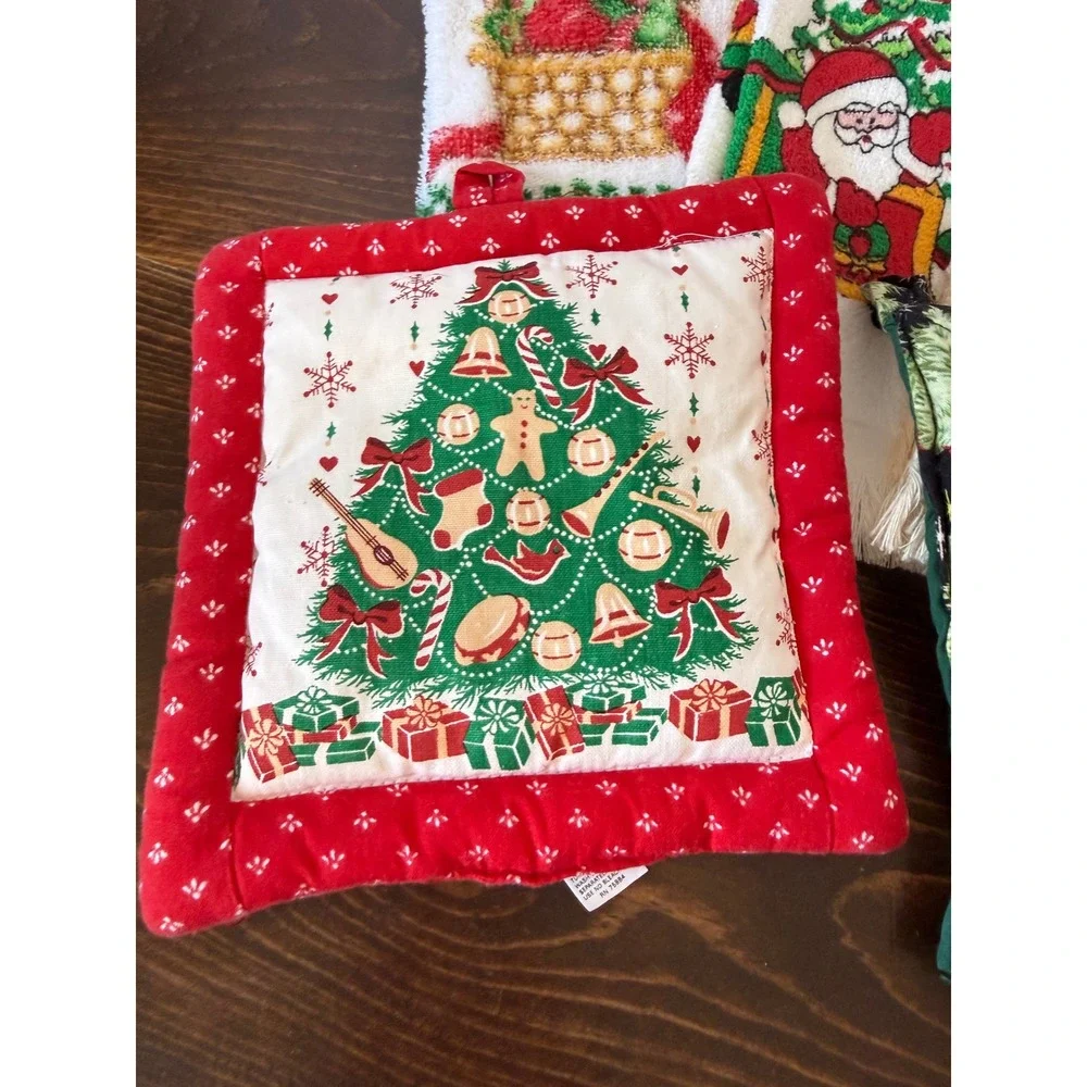 Vintage Christmas Kitchen Towel Pot Holder Set 14oc Santa Snowman Hanging Towels
